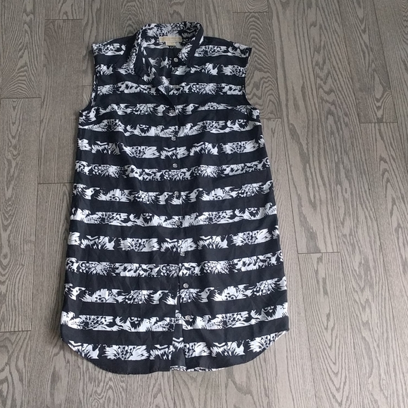 Michael Kors Summer Dress - Picture 2 of 12